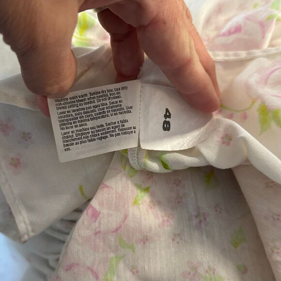 Vintage JCPenney home round tablecloth 72” white pink floral ruffle cottagecore - Picture 8 of 8